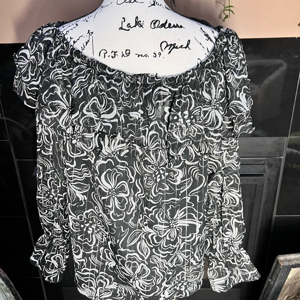 Chic Black and White Floral Blouse